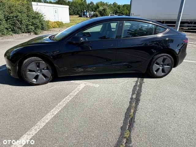 Tesla Model 3 - 4