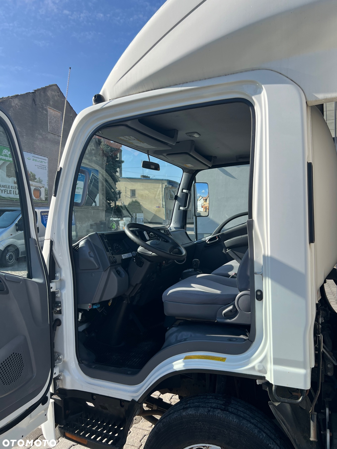 Isuzu P75 3.0 - 9