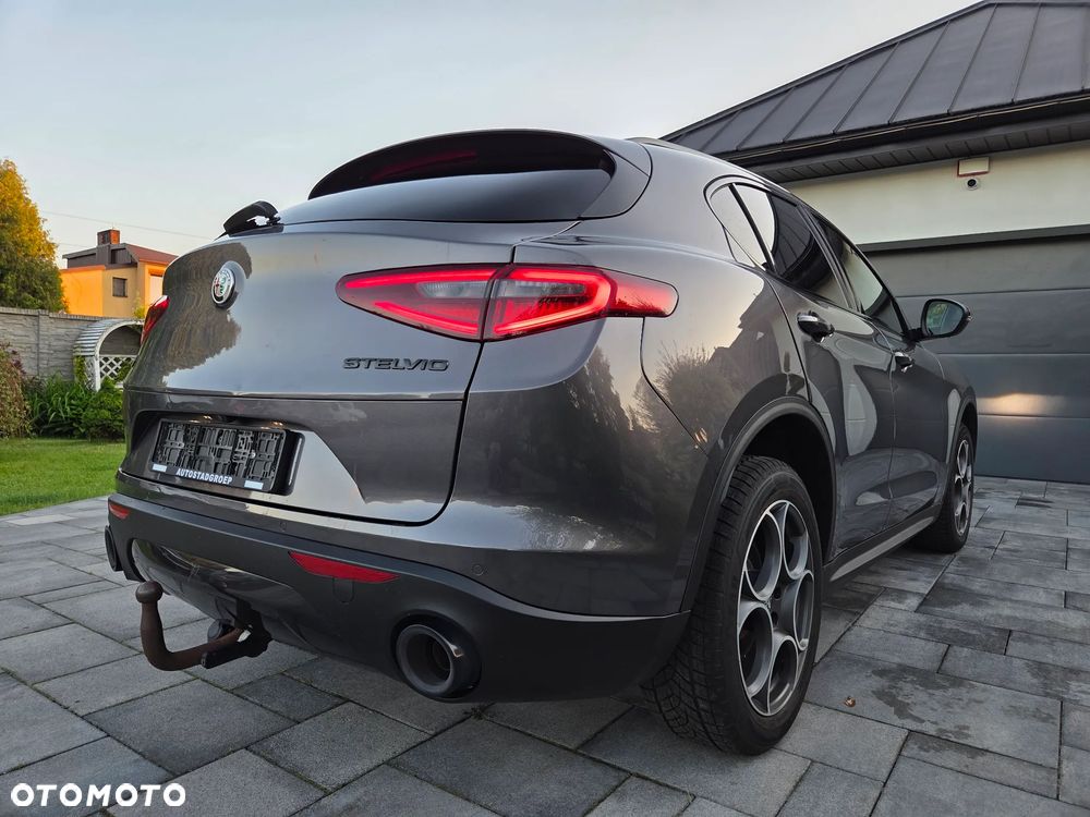 Alfa Romeo Stelvio - 7