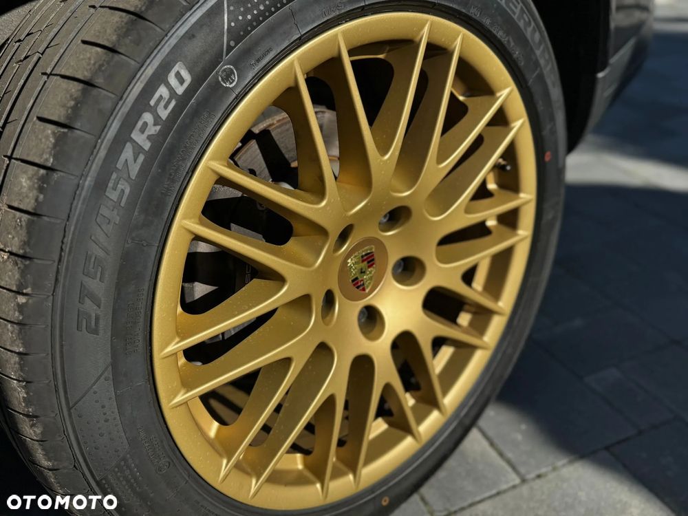 Porsche Cayenne Platinum Edition - 16