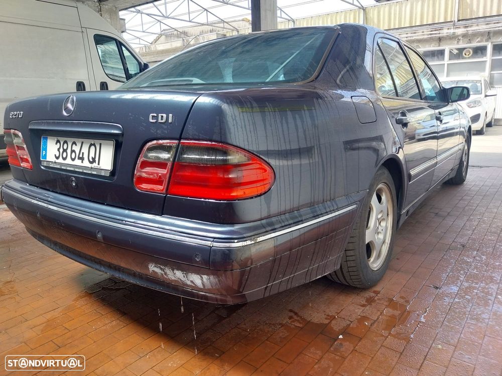 Mercedes-Benz E 270 CDi Avantgarde - 2