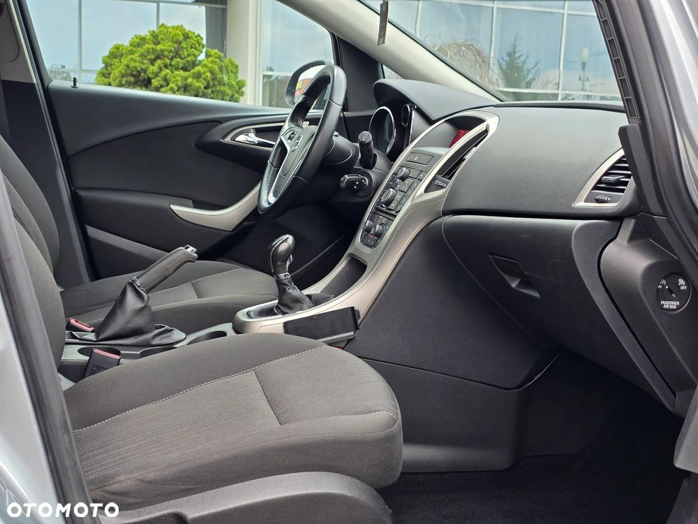 Opel Astra 1.4 T Cosmo - 27