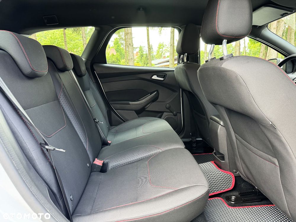 Ford Focus 1.0 EcoBoost Start-Stopp-System ST-LINE - 32