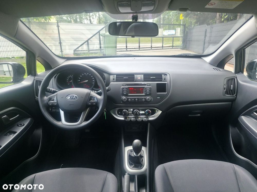 Kia Rio - 12