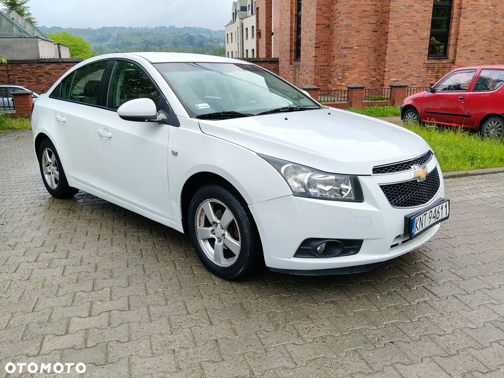 Chevrolet Cruze 1.8 LS - 13