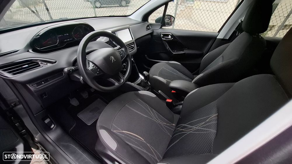 Peugeot 208 1.4 VTi Allure - 19