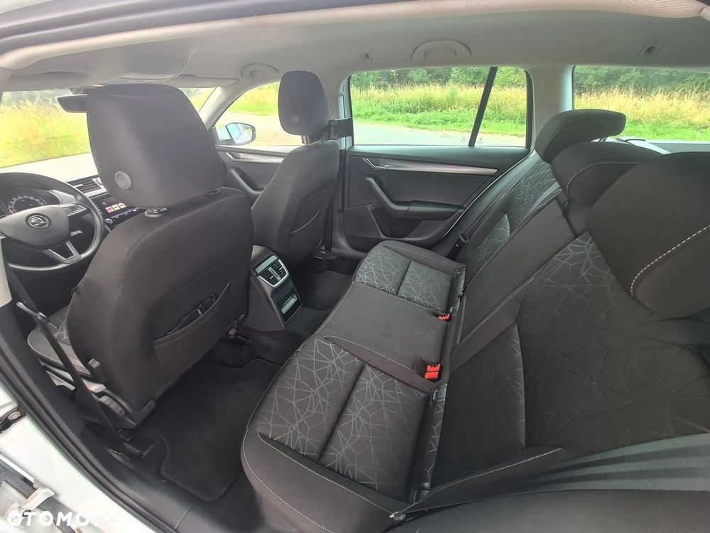 Skoda Octavia 1.0 TSI DSG Style - 10