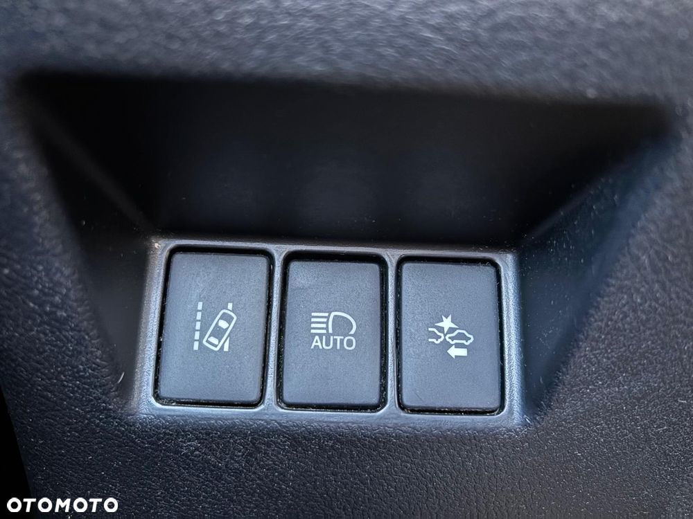 Toyota Yaris Hybrid 100 Premium - 29