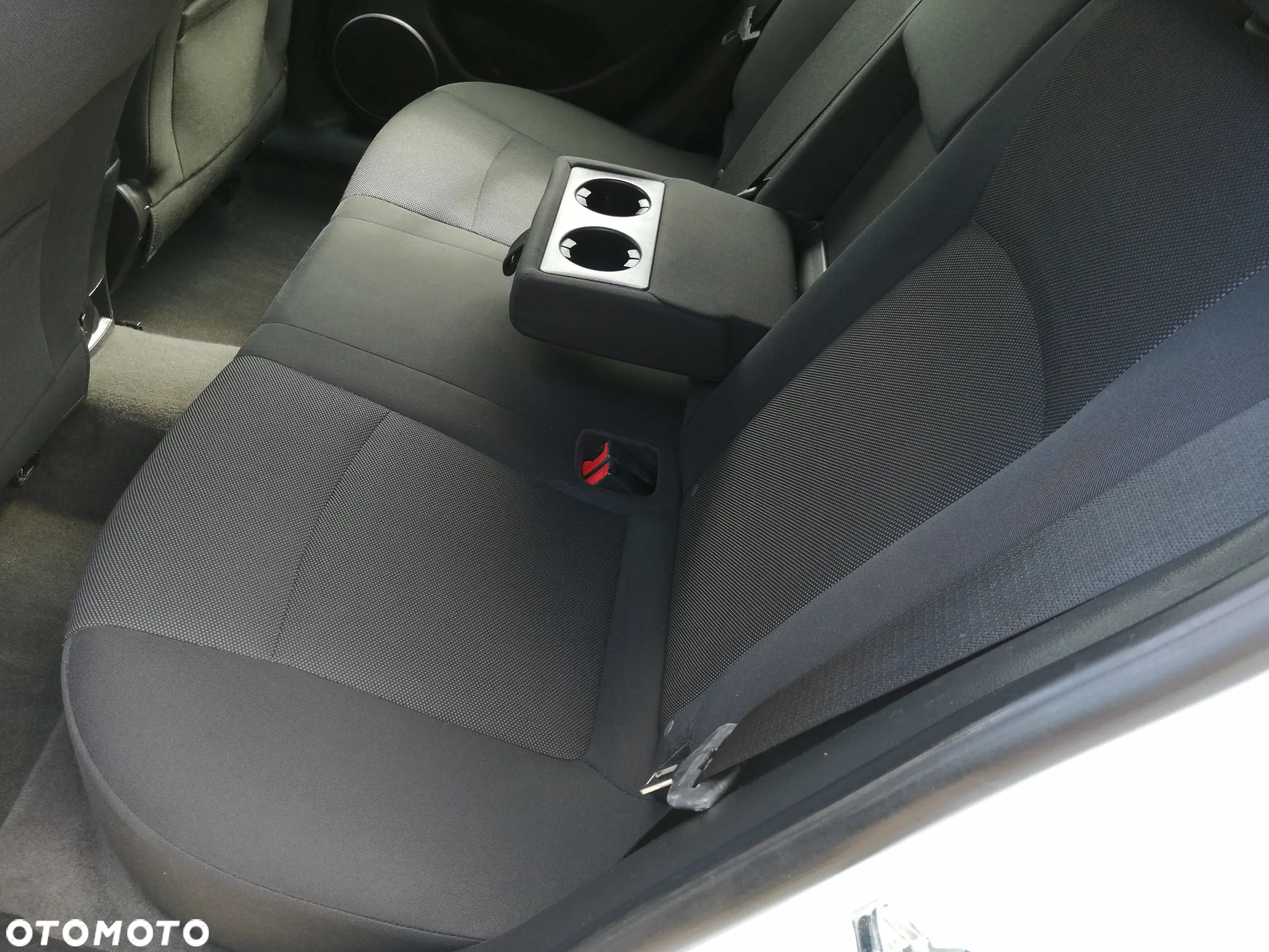 Chevrolet Cruze Station Wagon 1.6 LS - 27