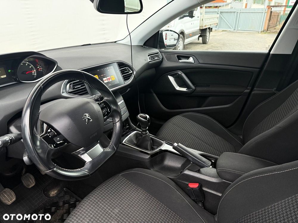 Peugeot 308 1.2 PureTech Active S&S - 11