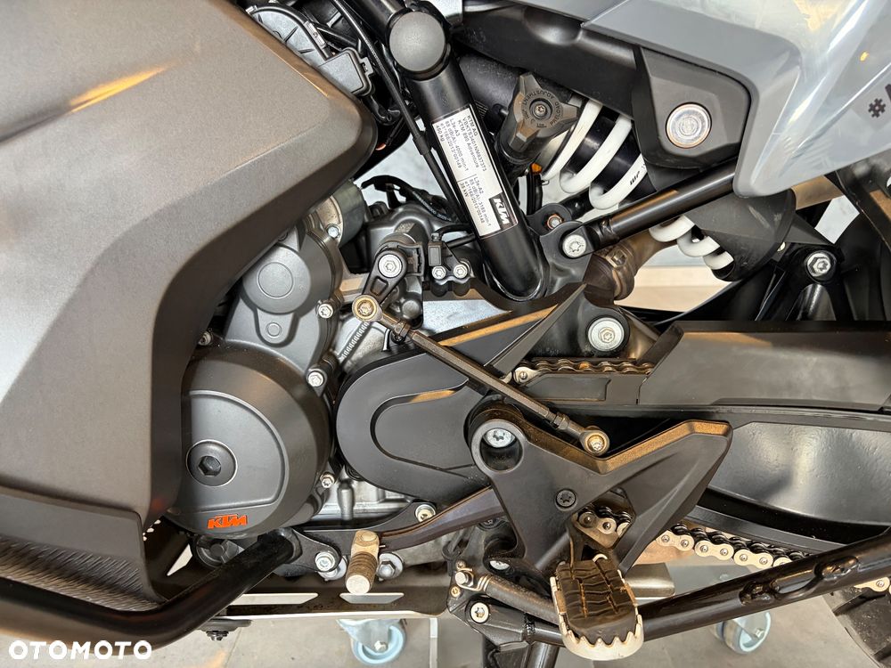KTM Adventure - 8