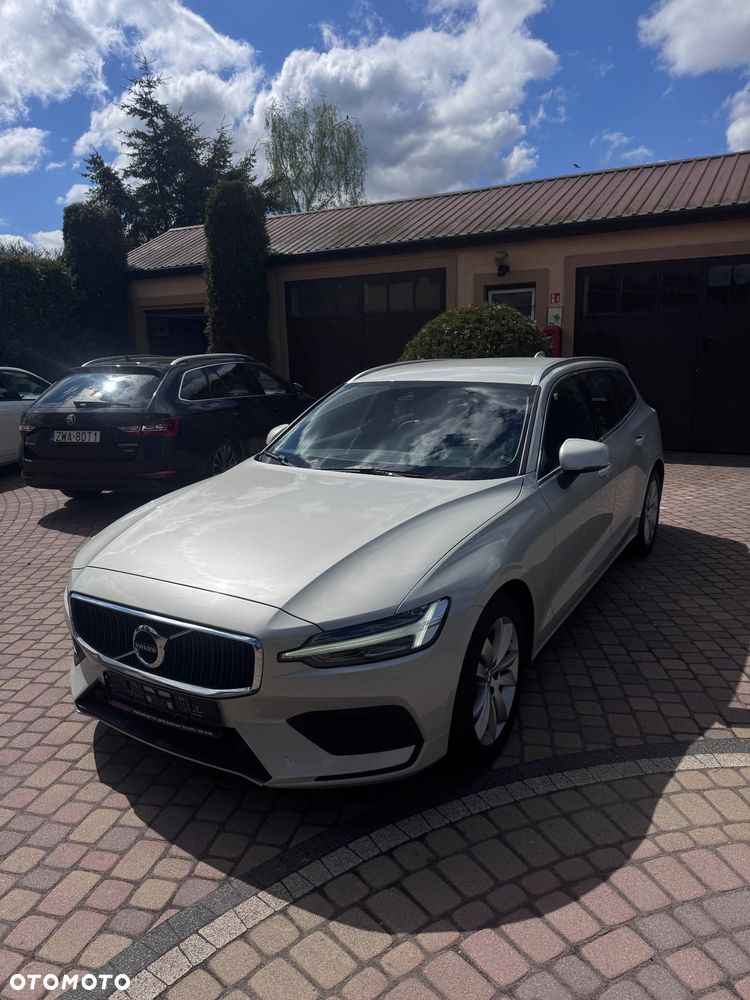 Volvo V60 D4 Momentum Pro - 2