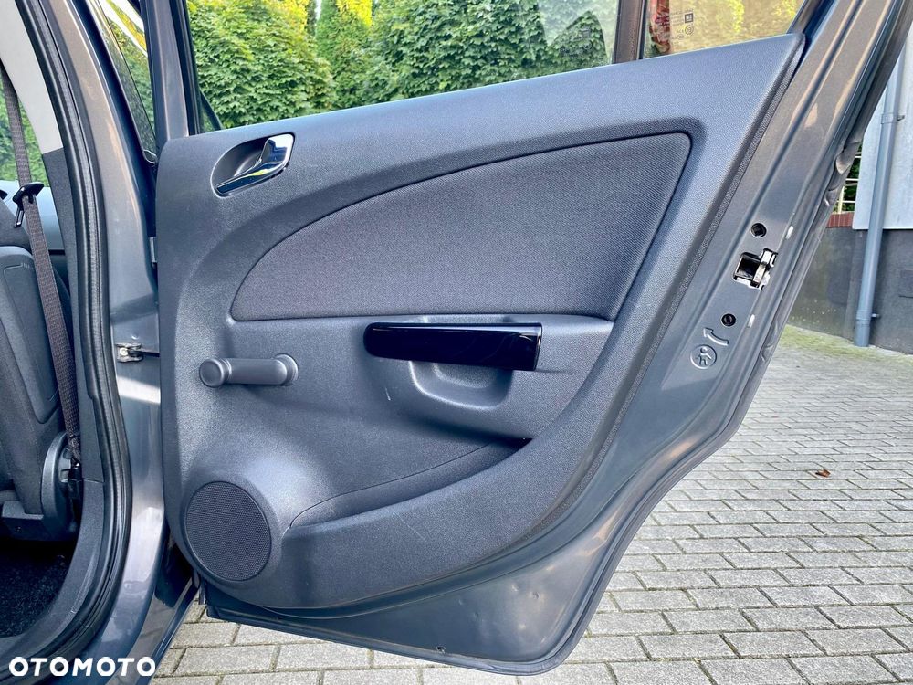Opel Corsa - 25