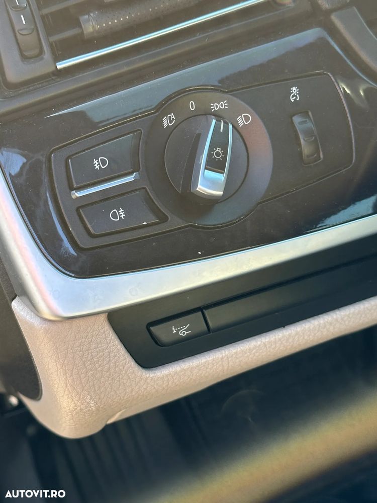 BMW Seria 5 520d Efficient Dynamics Edition - 36