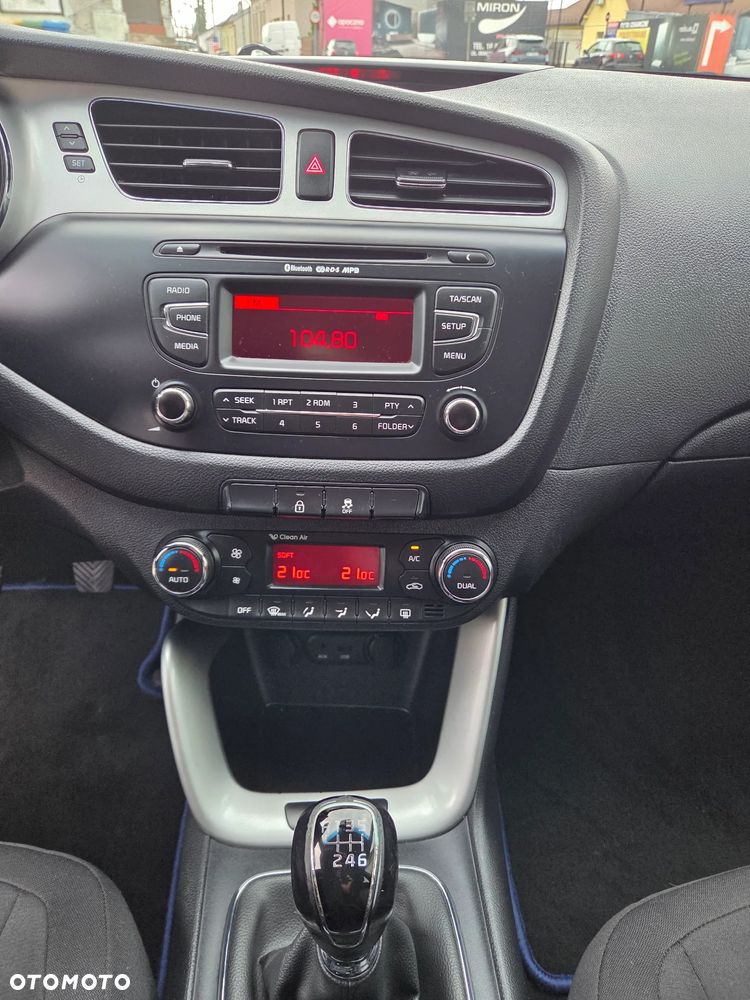 Kia Ceed 1.4 CVVT Spirit - 11