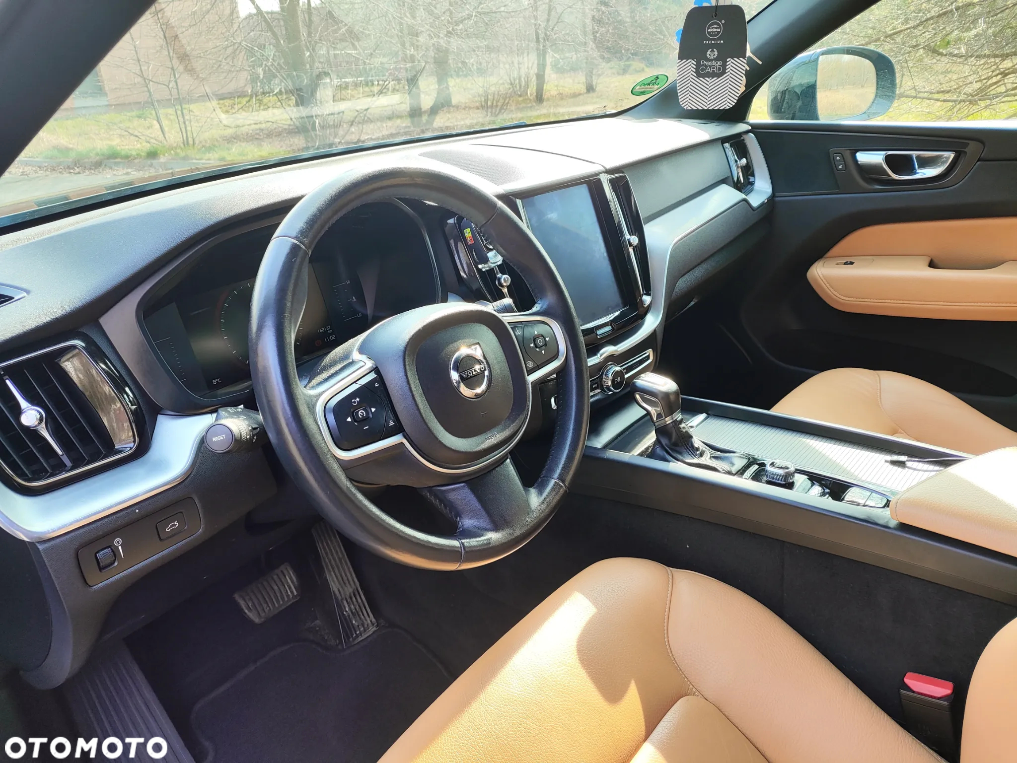 Volvo XC 60 D4 Momentum Pro - 9