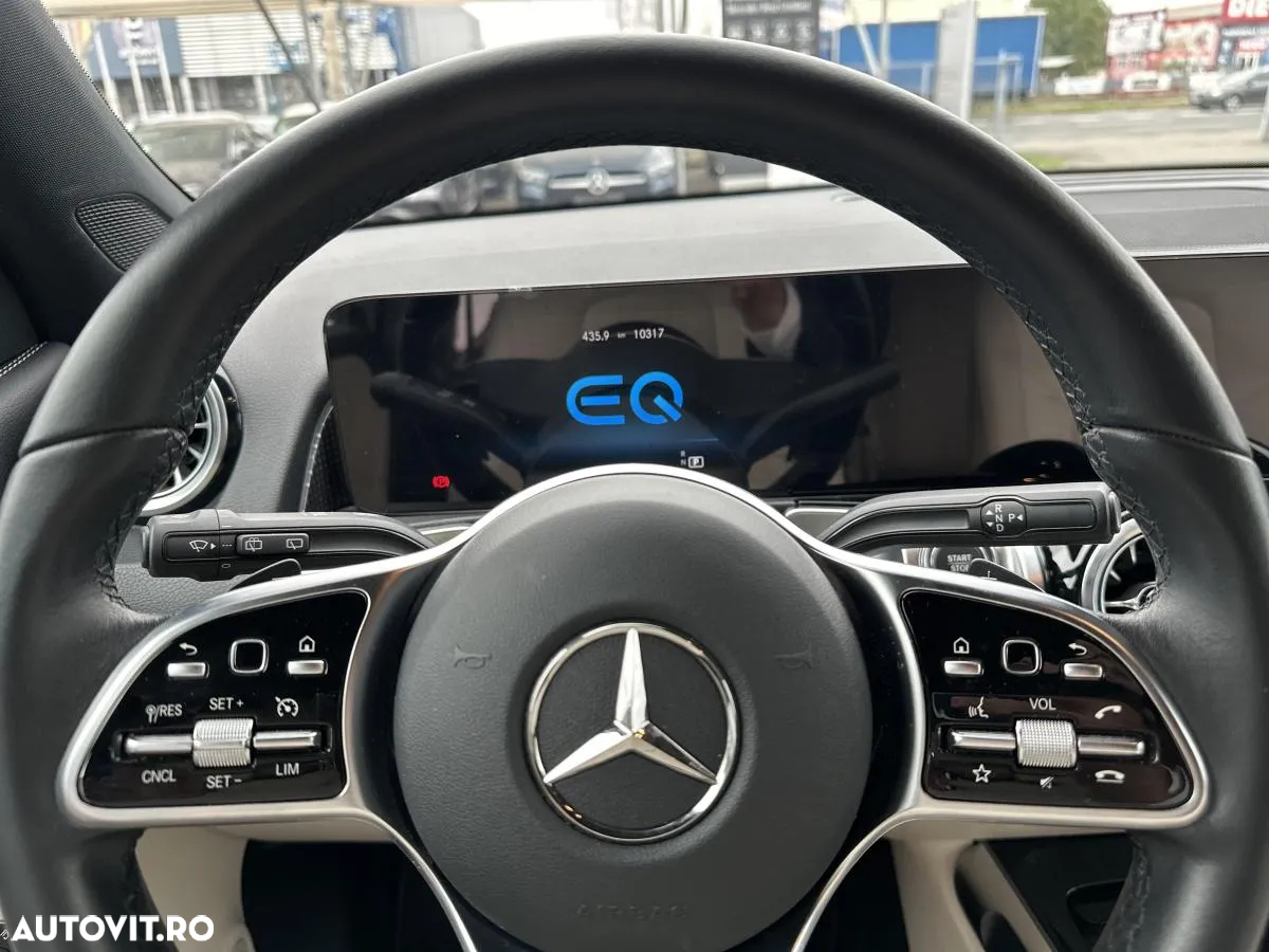 Mercedes-Benz EQB 300 4MATIC - 11