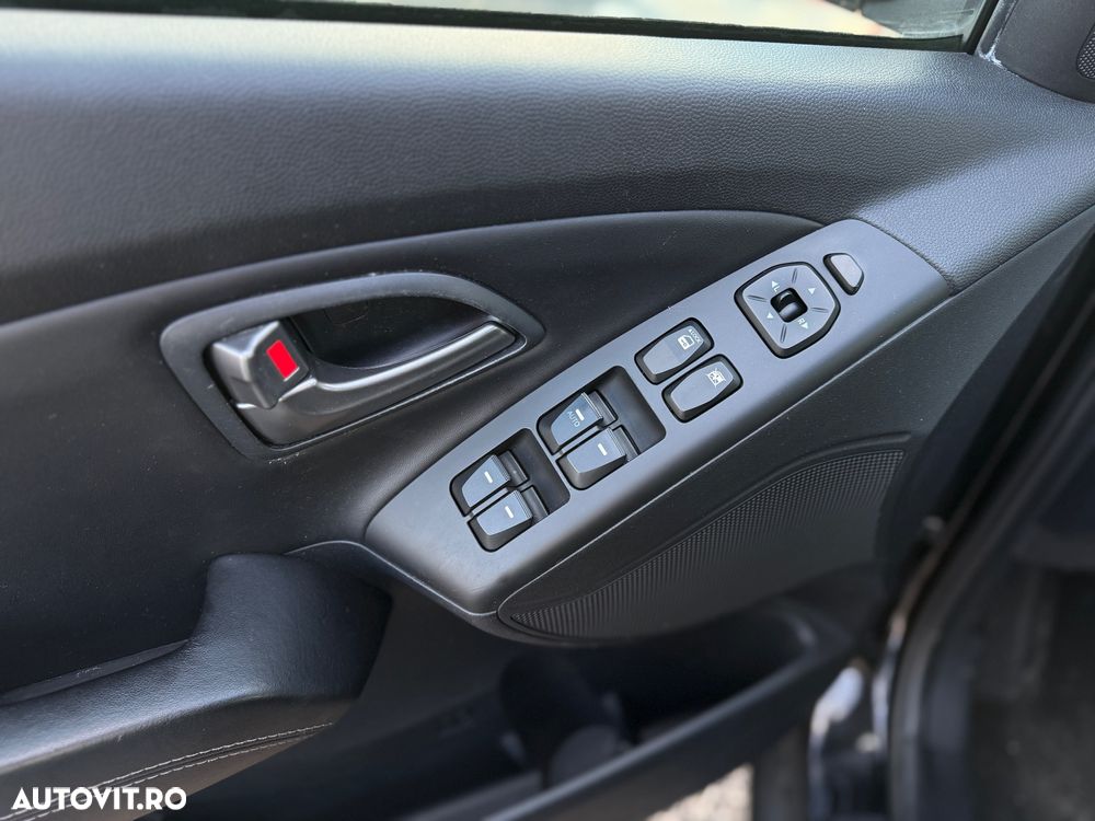 Hyundai ix35 blue 1.6 2WD Finale Gold - 18