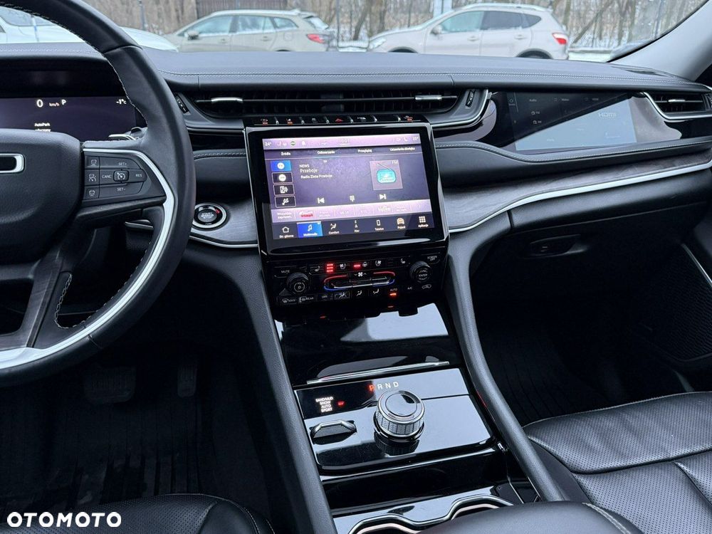 Jeep Grand Cherokee - 29