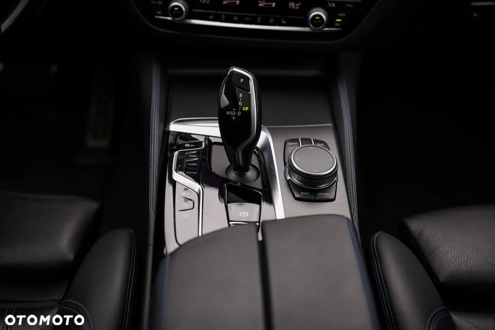 BMW Seria 5 530e M Sport sport - 25