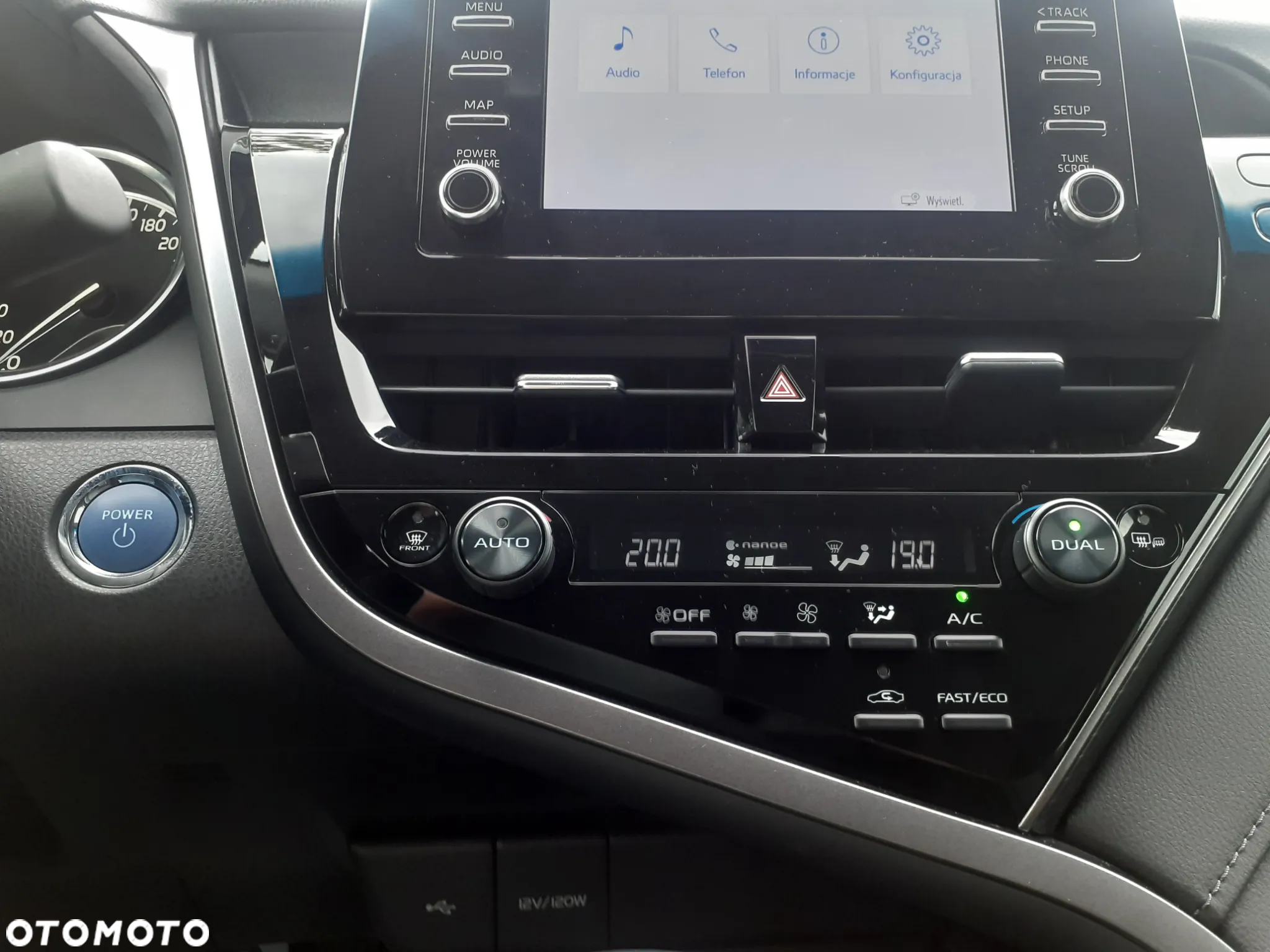 Toyota Camry - 18