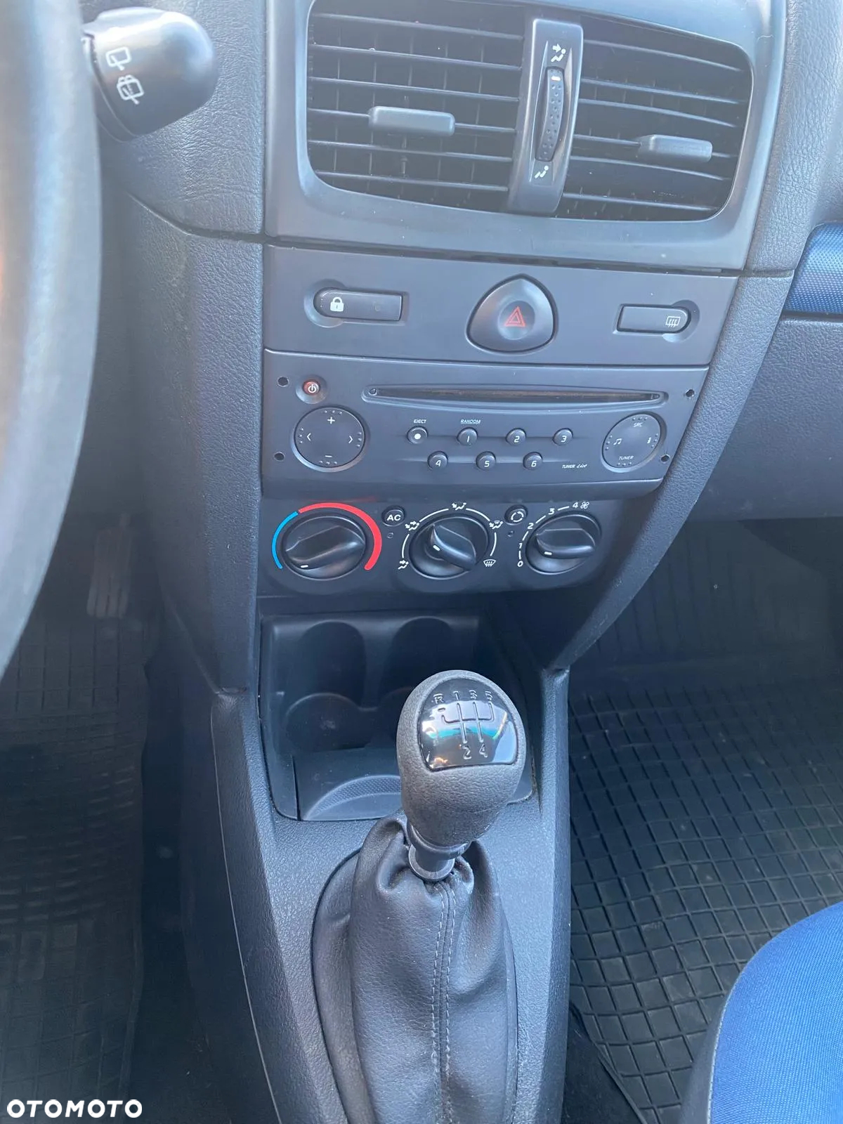 Renault Clio 1.2 16V 75 Dynamique - 10