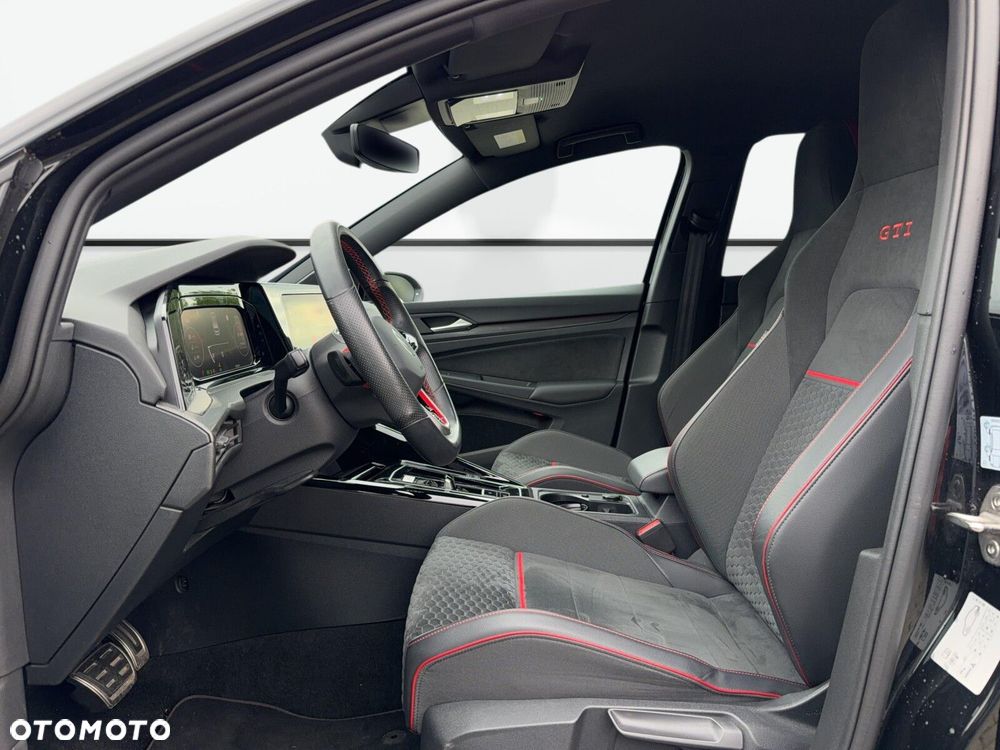 Volkswagen Golf - 11
