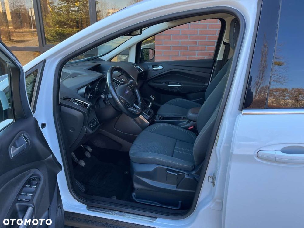 Ford Grand C-MAX - 11
