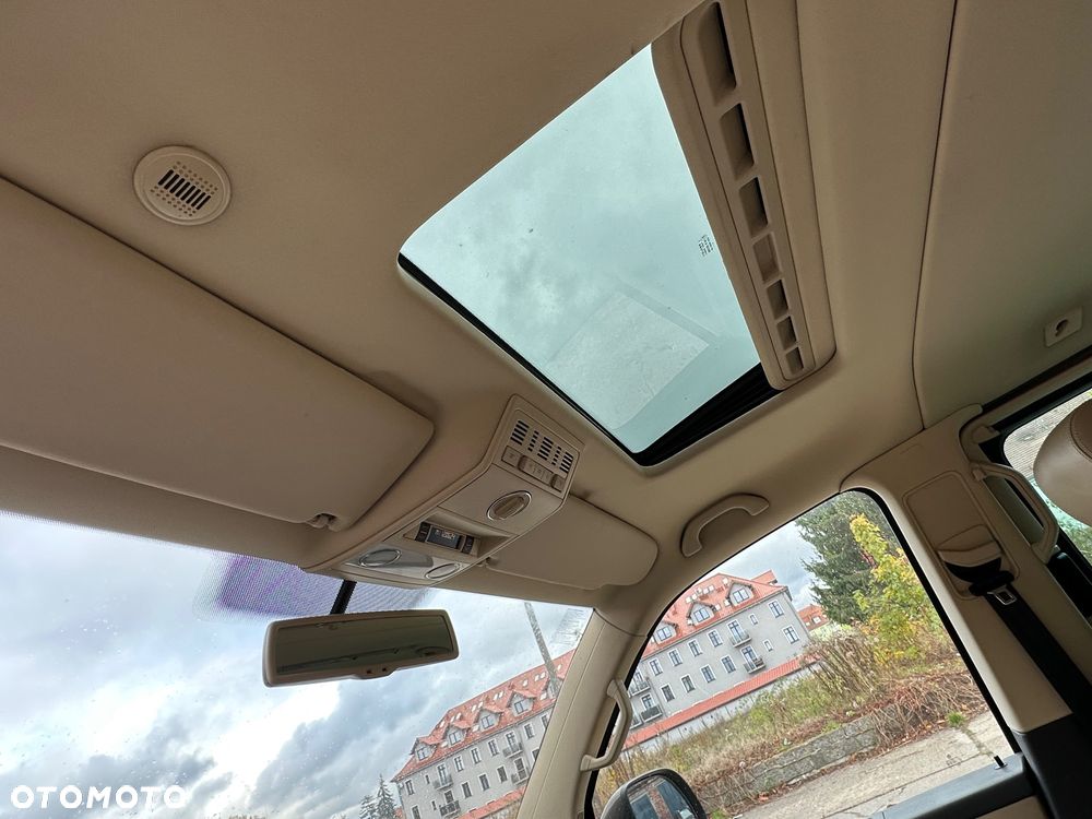 Volkswagen Multivan - 12