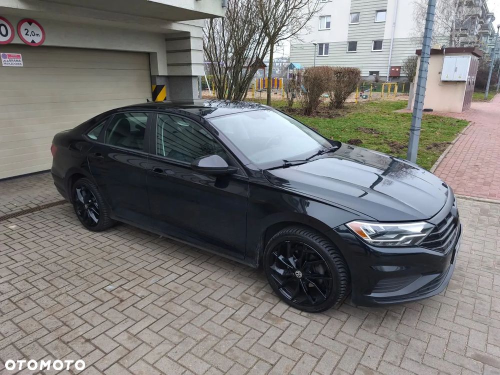 Volkswagen Jetta - 4