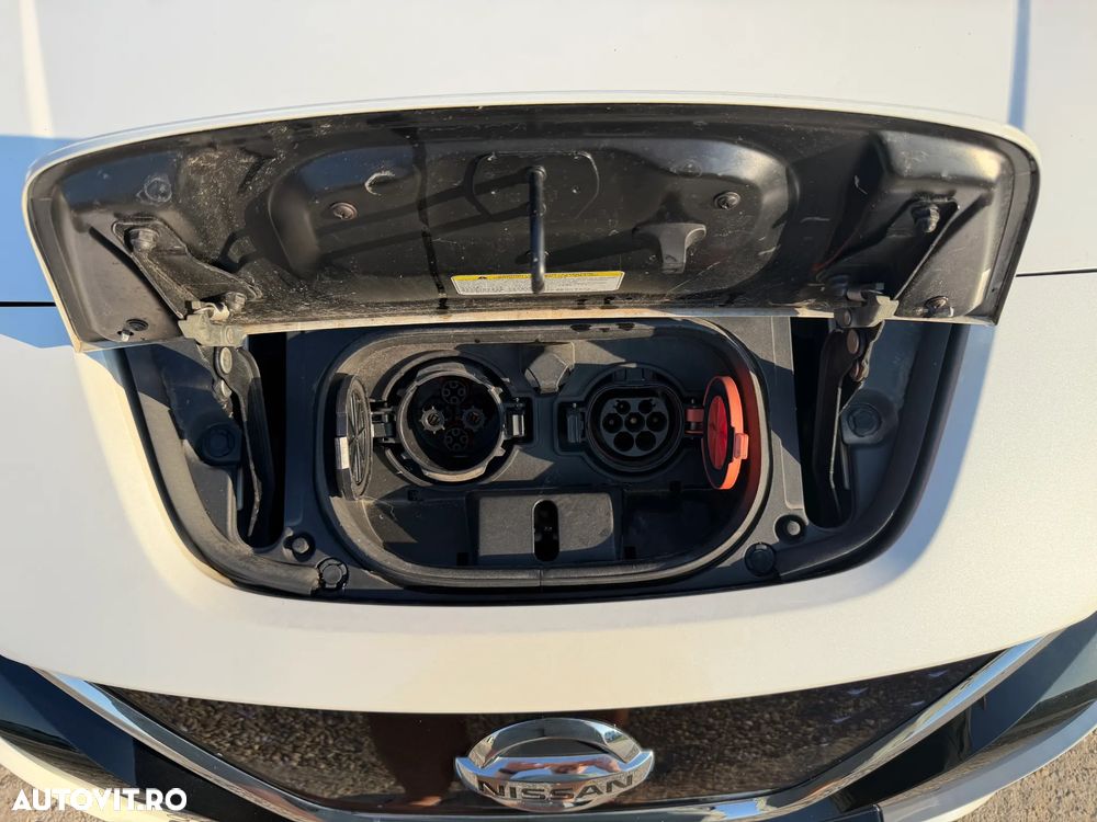 Nissan LEAF 40 kWh N-Connecta - 17