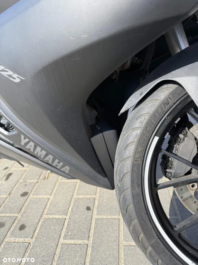 Yamaha YZF - 11