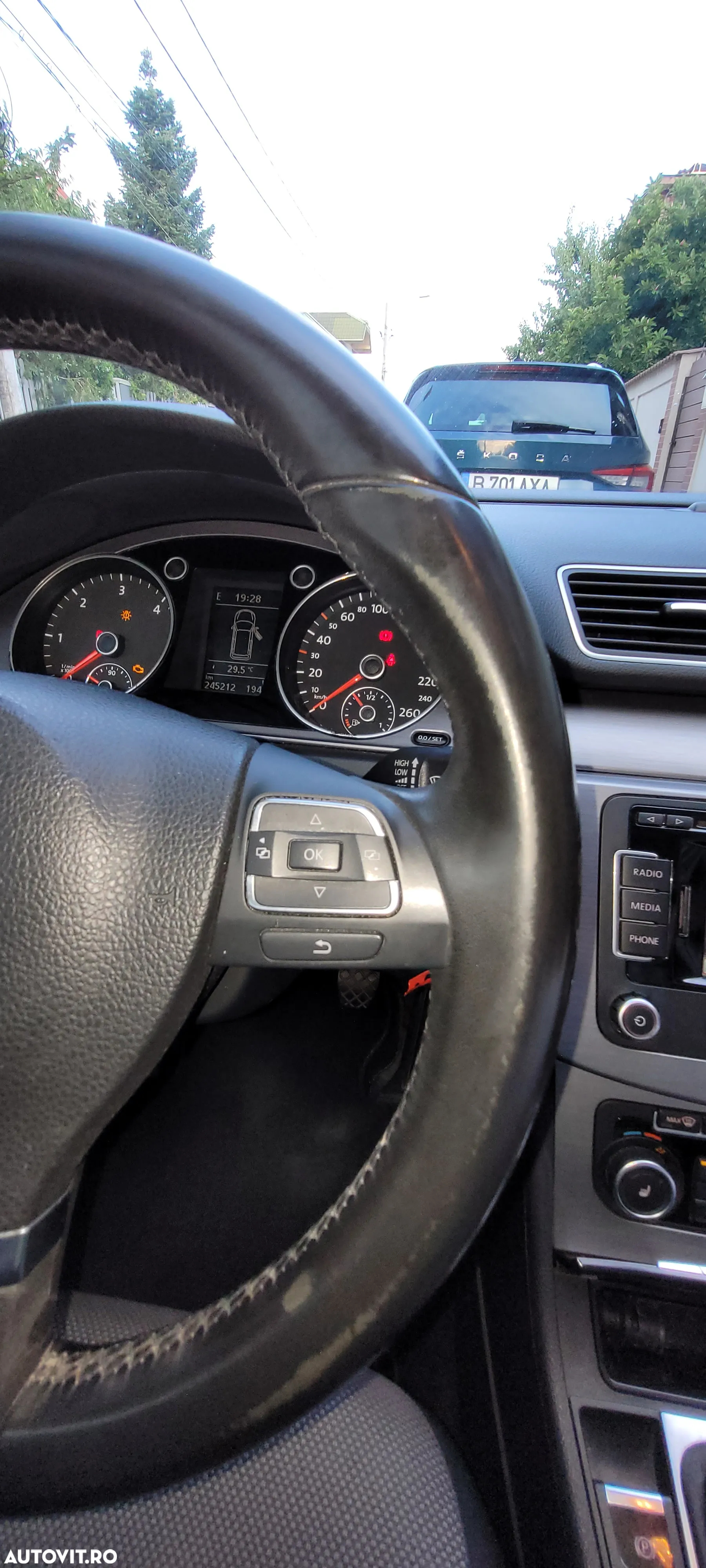 Volkswagen Passat Variant 1.6 TDI BlueMotion Technology Comfortline - 21