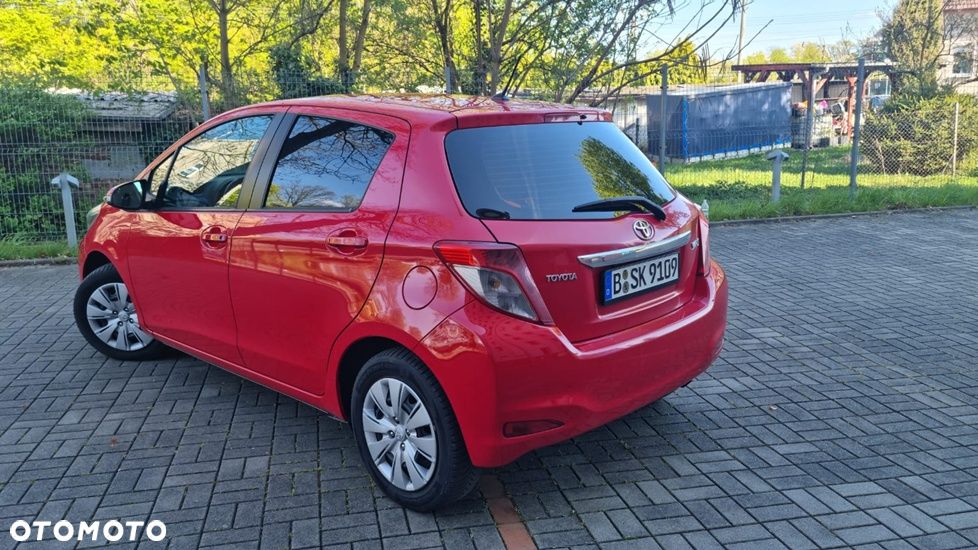 Toyota Yaris 1.33 Premium - 9