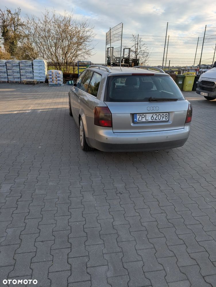 Audi A4 Avant - 4