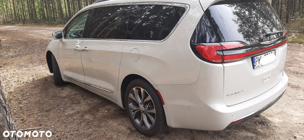Chrysler Pacifica - 2