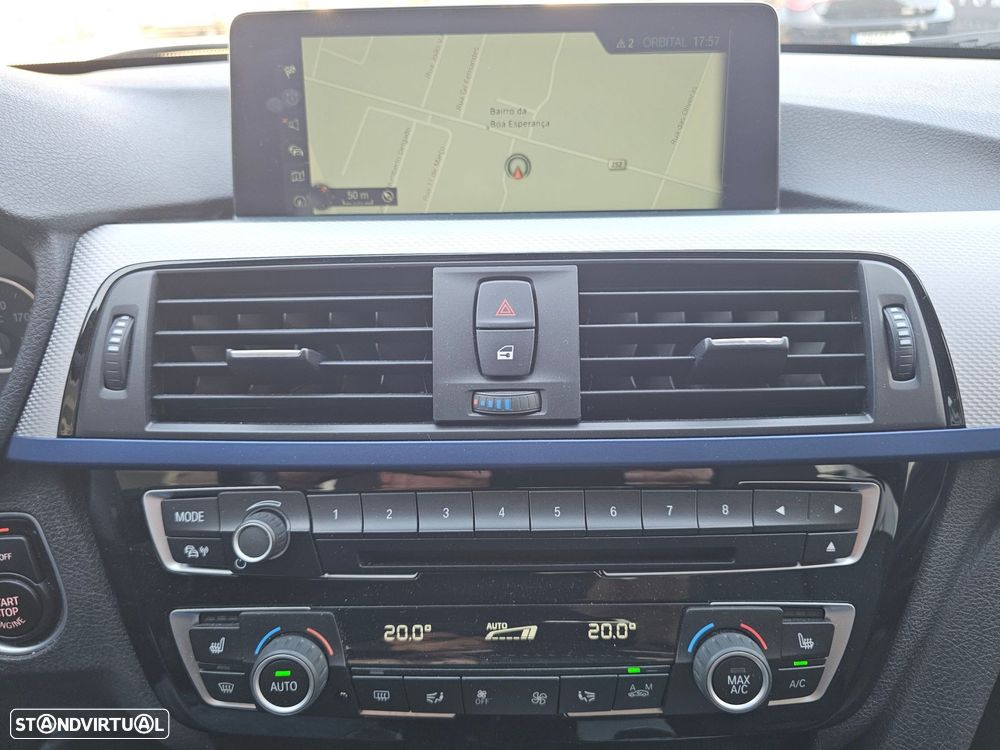 BMW 320 i Touring Pack Desportivo M - 18