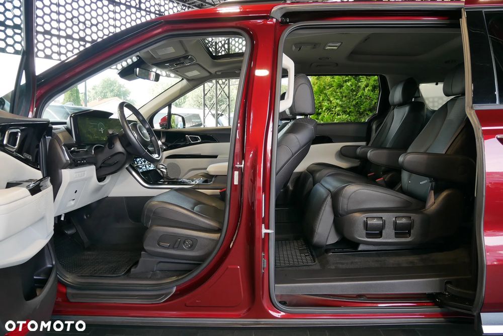Kia Carnival - 8