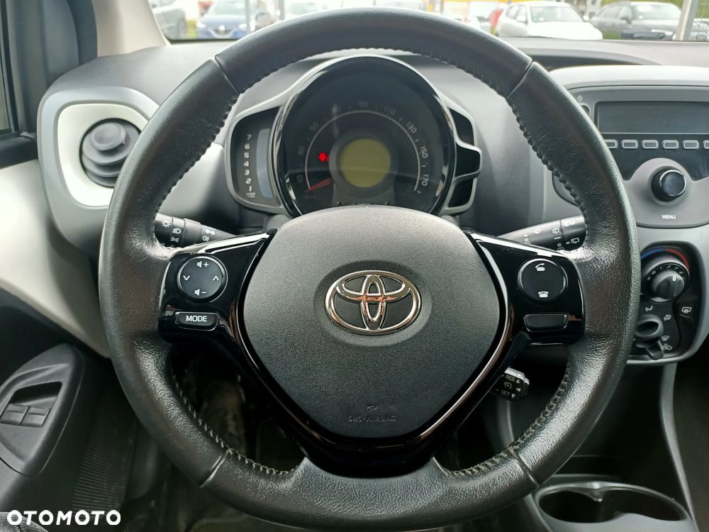 Toyota Aygo x-play - 15