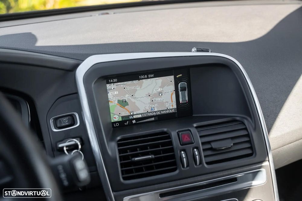 Volvo XC 60 2.0 D4 Volvo Ocean Race Geartronic - 12