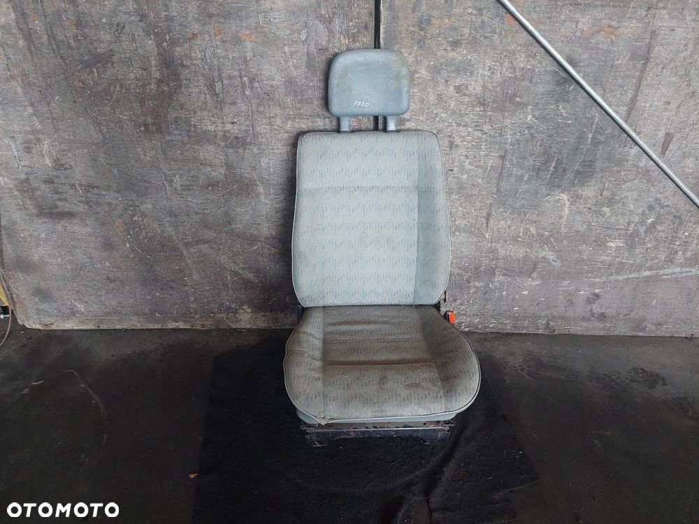 FOTEL PRAWY PRZÓD PASAŻERA VOLKSWAGEN TRANSPORTER T4 - 1