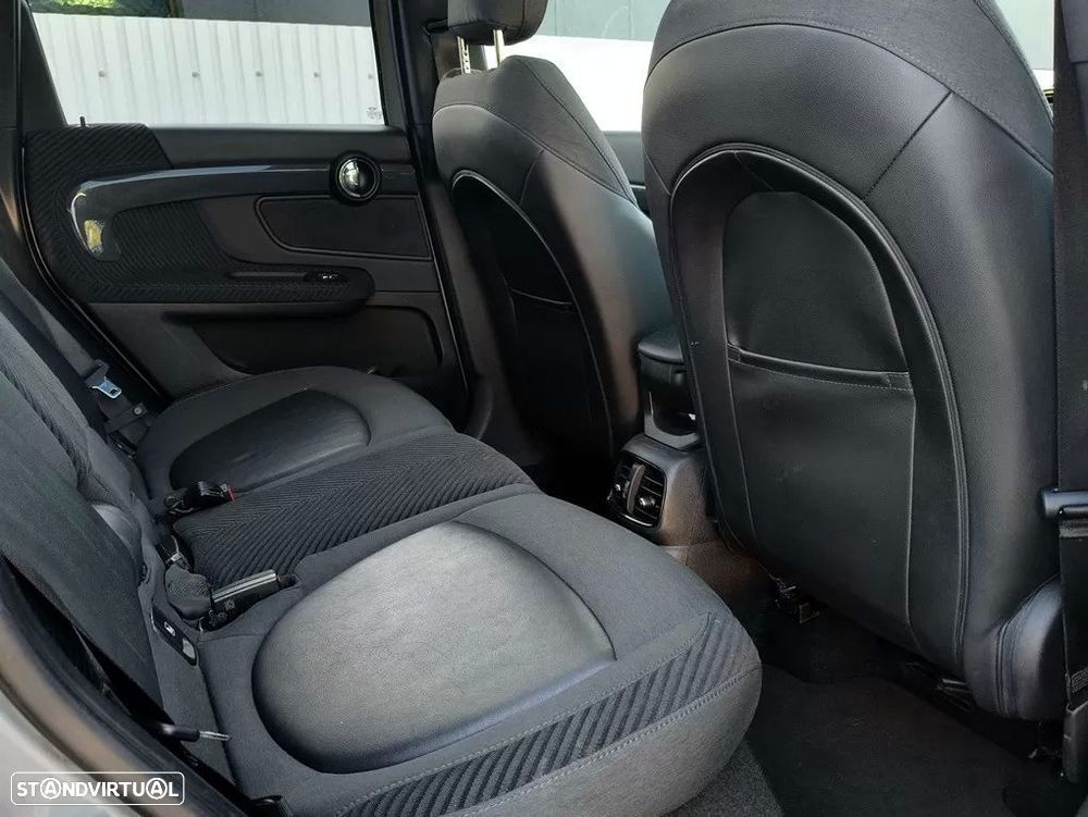 MINI Countryman Cooper SE ALL4 Auto - 13