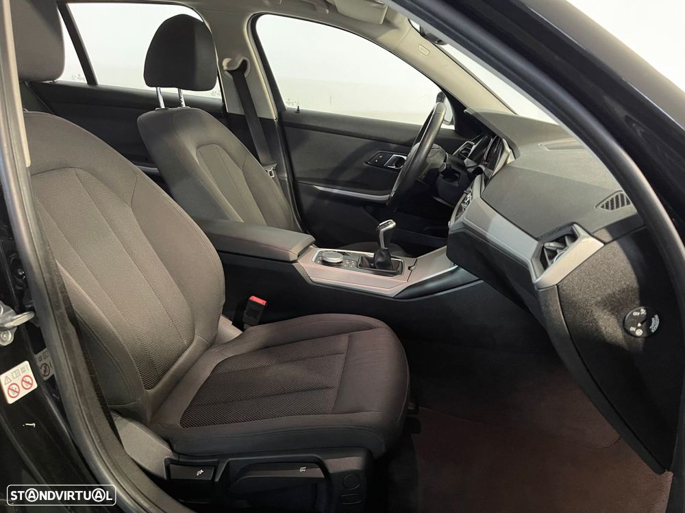 BMW 318 d Touring Advantage - 16