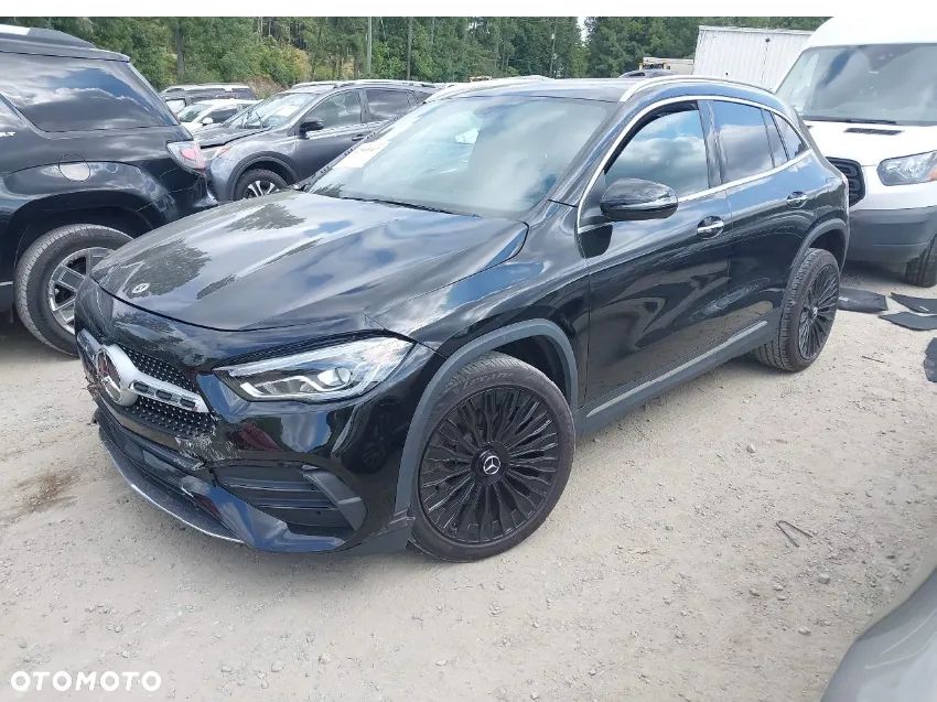 Mercedes-Benz GLA 250 4Matic 8G-DCT AMG Line
