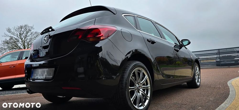 Opel Astra IV 1.4 T Cosmo - 12