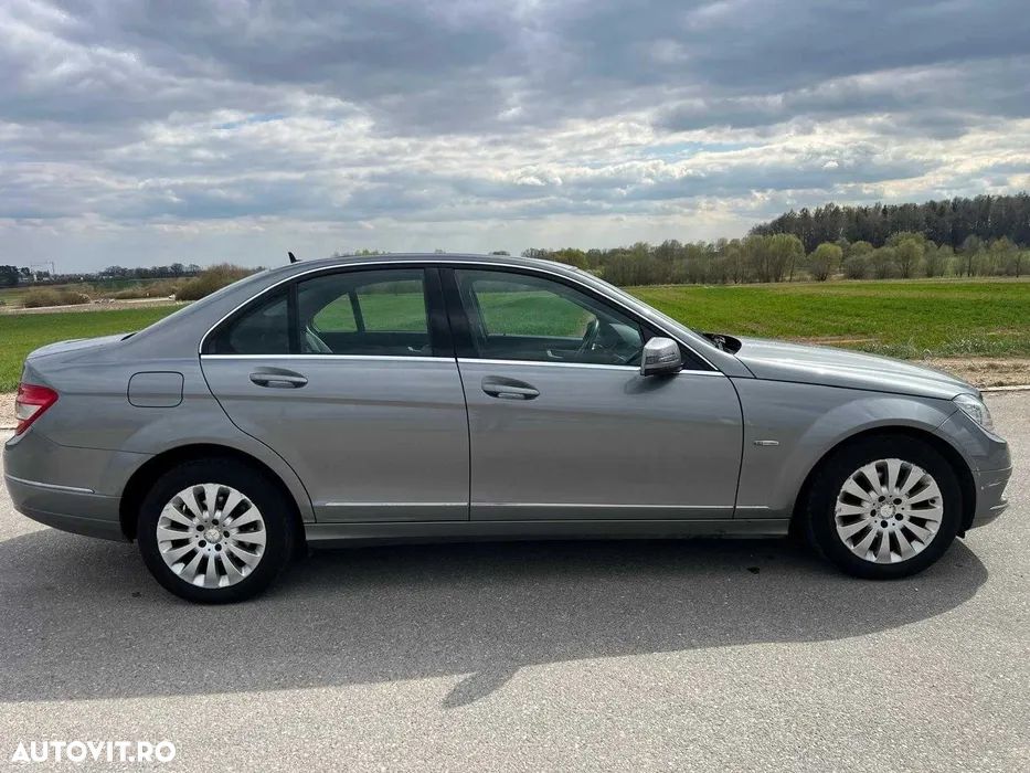 Mercedes-Benz C 180 CGI Automatik BlueEFFICIENCY Elegance - 2