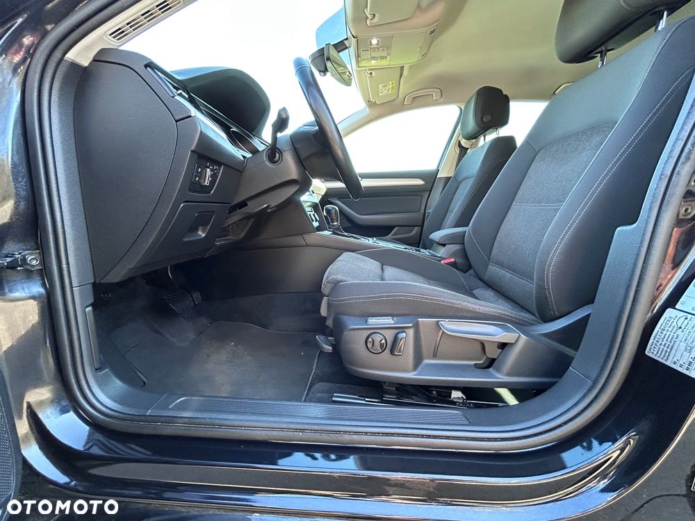 Volkswagen Passat - 16