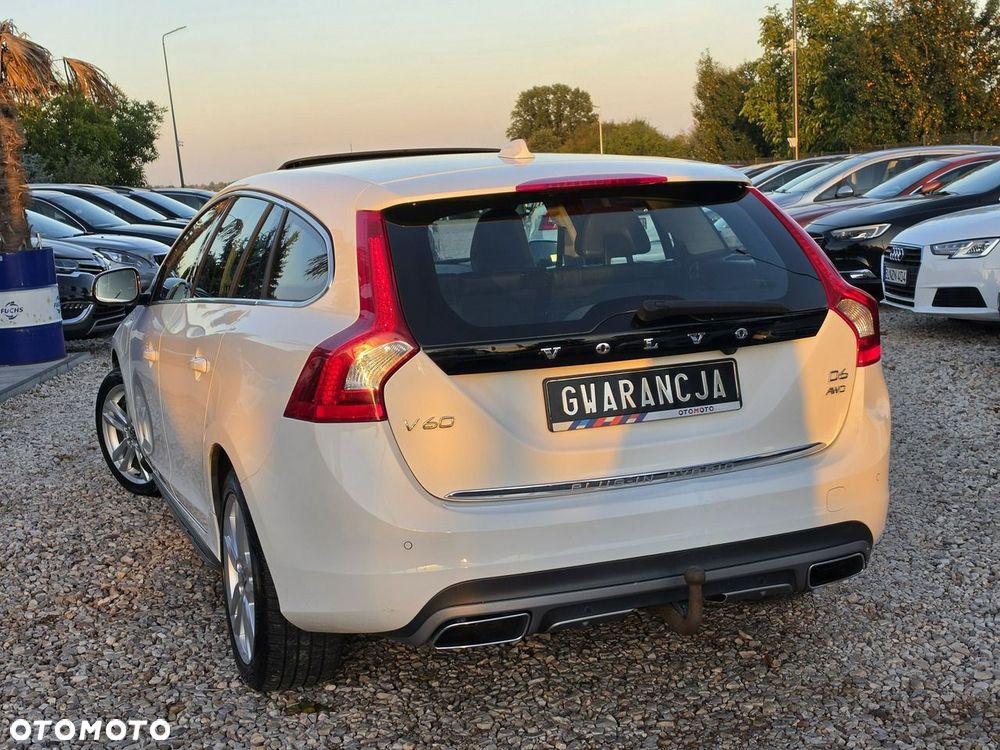 Volvo V60 D6 AWD Plug-in Hybrid Summum - 12
