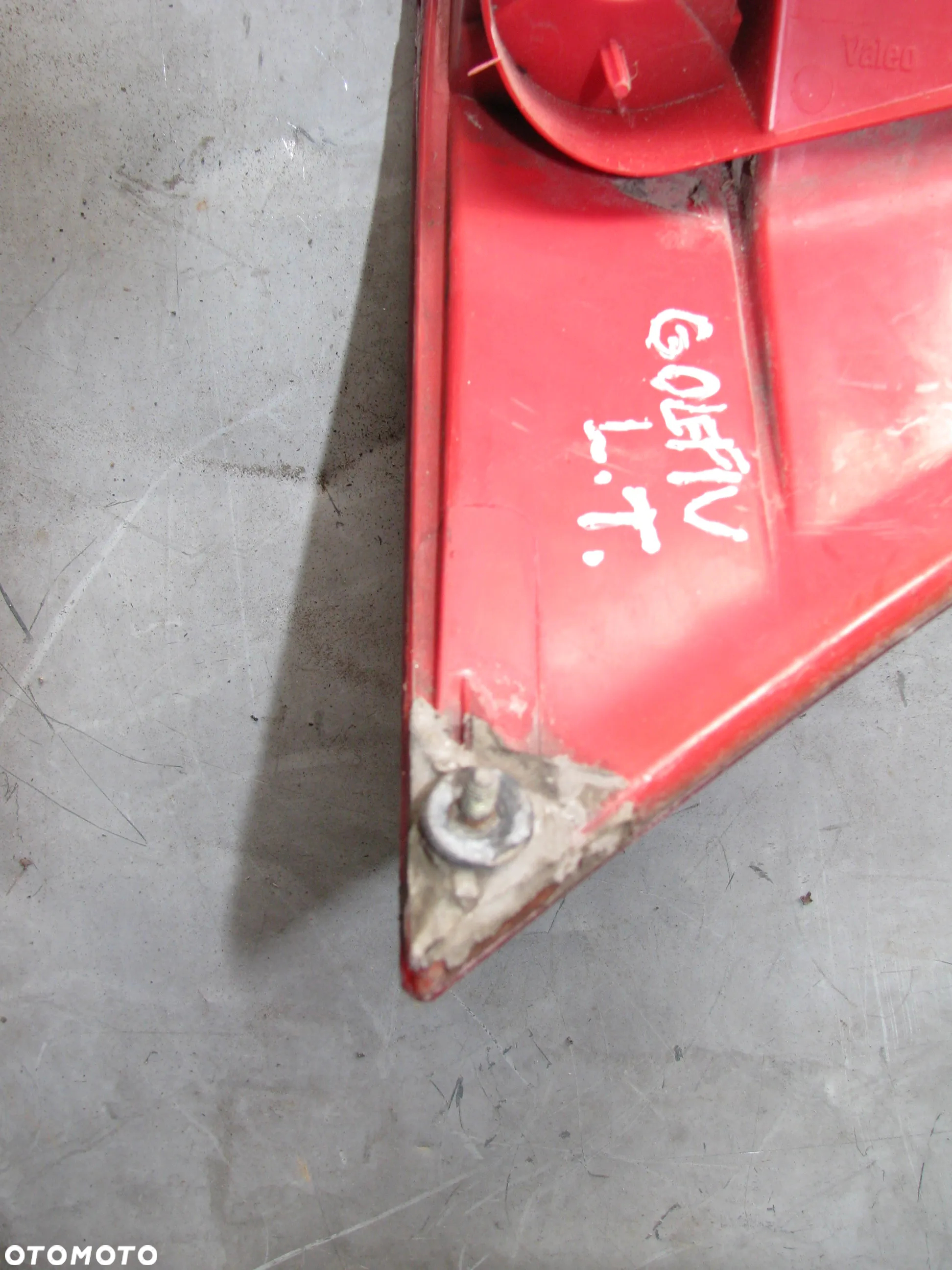 LAMPA TYLNA LEWA VOLKSWAGEN GOLF IV - 4