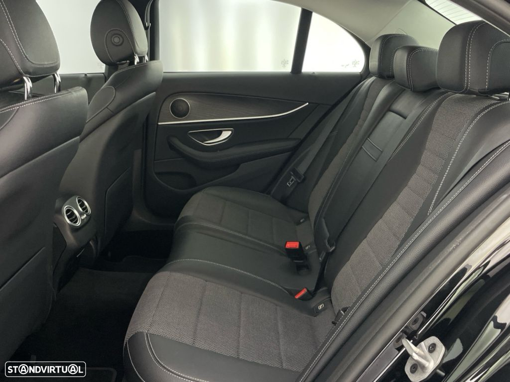 Mercedes-Benz E 300 de AMG Line - 12